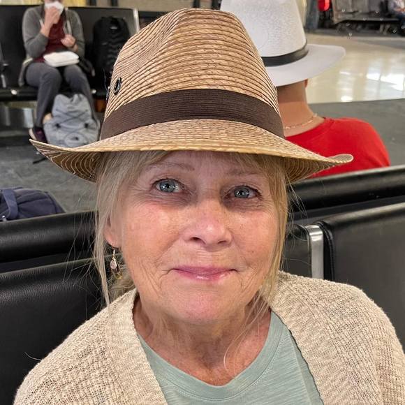 Meet your Posher, Kathy - Picture 1 of 1